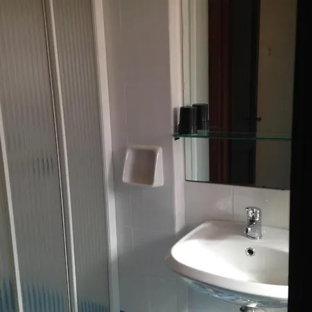 - Vista Mare Da 4 A 6 Posti Letto Apartment