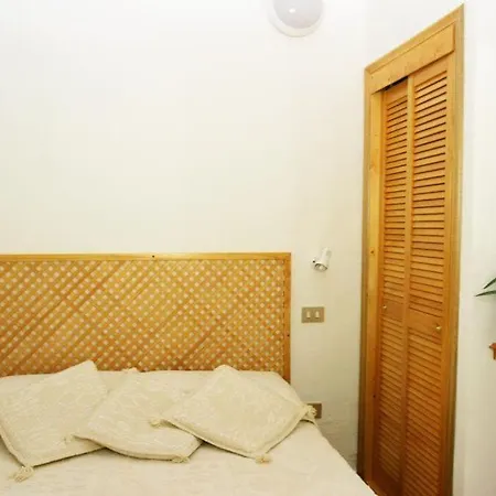 - Vista Mare Da 4 A 6 Posti Letto Apartment Porto Cervo